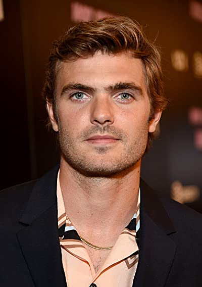 Alex Roe